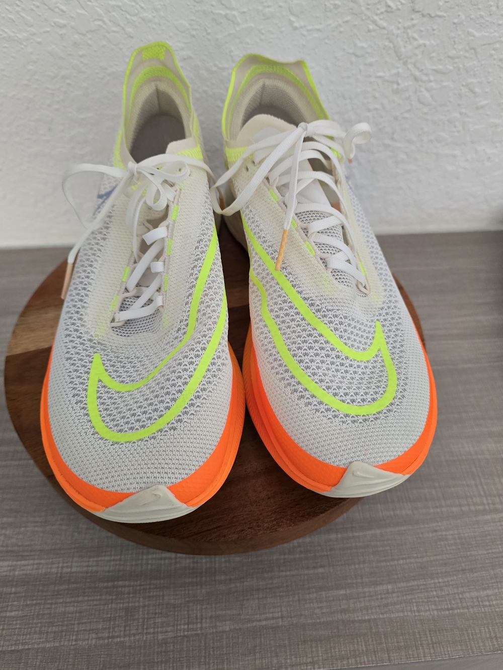 Nike ZoomX Streakfly White Volt Orange RunningShoes FN3435-148 Men’s 7.5/ Wmns 9
